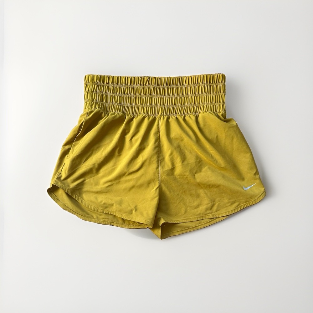 Nike Women's One Dri-FIT Ultra High-Waisted Brief-Lined Shorts size M